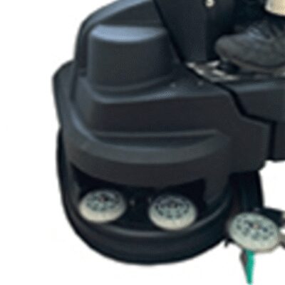 CRO 8065 4RIDE ON SCRUBBER